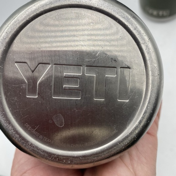 Lot Of 2 YETI Rambler Water Bottle Green Blue 26oz Insulated SEE PICS - Picture 7 of 16